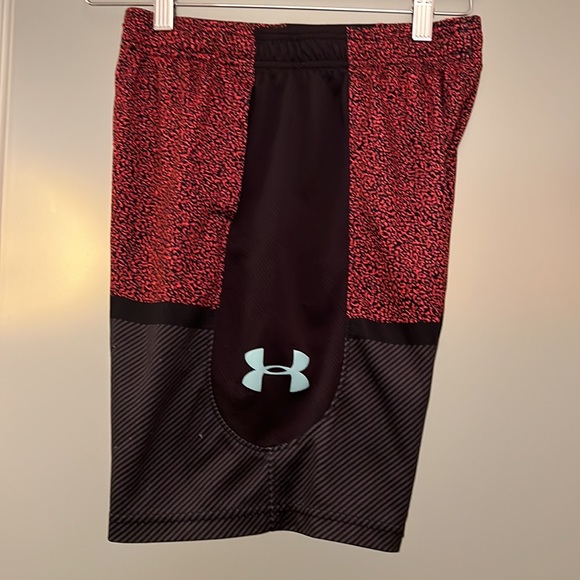 Under Armour Boys Athletic Shorts, L, Good Condition - Picture 3 of 3